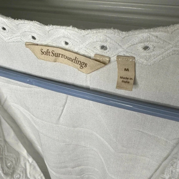 Soft Surroundings size Medium women’s embroidered top gorgeous floral detailing - Picture 3 of 6